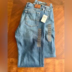 2 Pair Lucky Brand Classic Rider jeans. Size 6/28 Long. Medium wash.